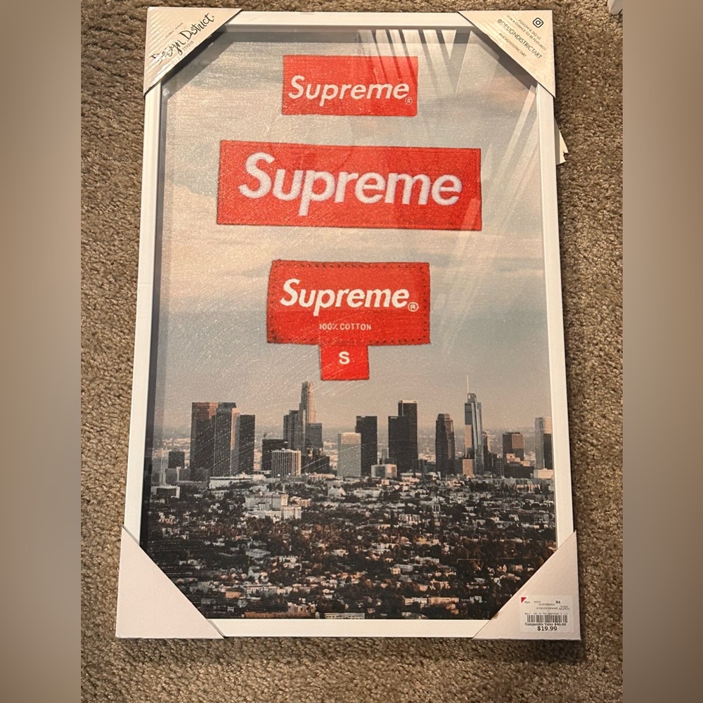 SUPREME WALL DECOR